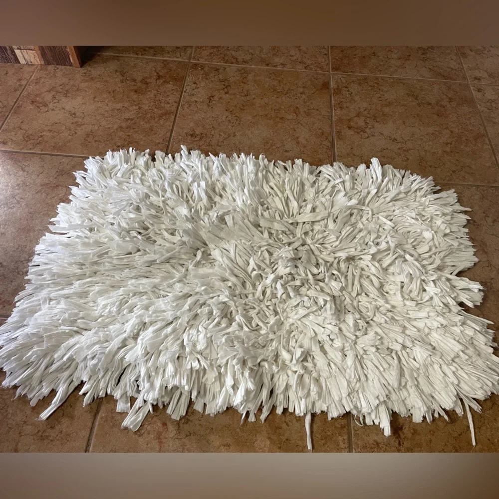 White Shag Bath Rug - Plush Cotton Bathroom Mat